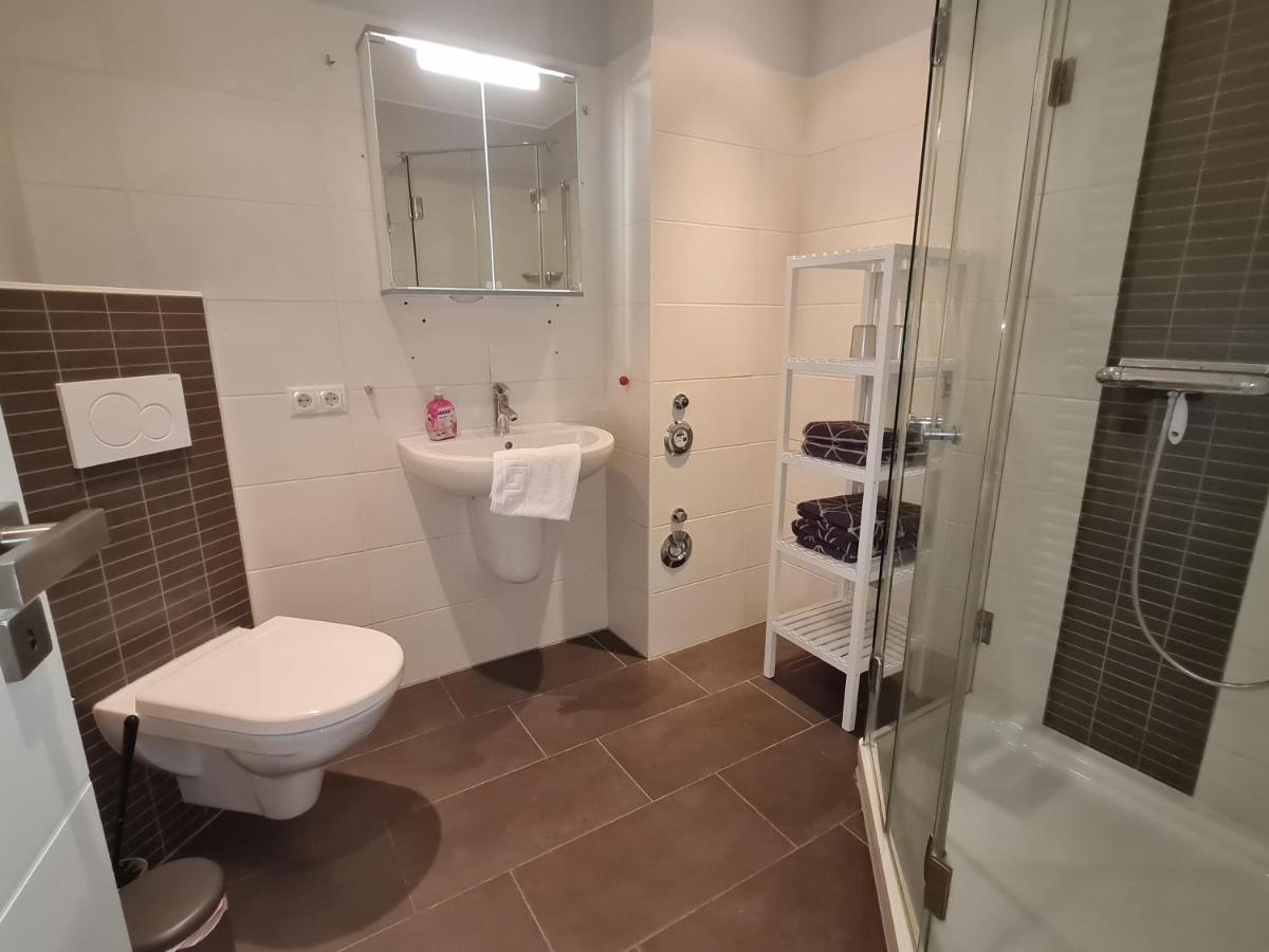 Wohnung Fleethoern - Zentral, Ruhig, Mit Parkplatz Und Balkon 킬 외부 사진